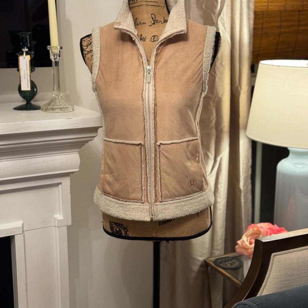 🤎🤍 Lululemon Beige Sherpa Jacket! Size S/P - Picture 3 of 11